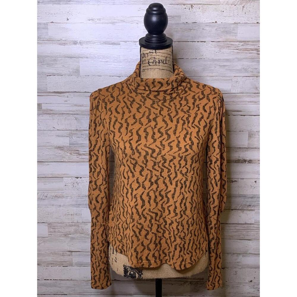 ANTHROPOLOGIE PUFF SLEEVE ANIMAL PRINT TURTLENECK TOP SIZE XS